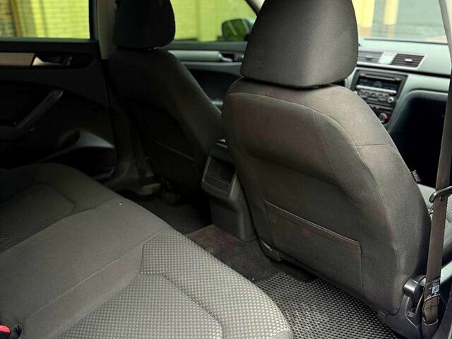 Сірий Фольксваген Пассат, об'ємом двигуна 2.5 л та пробігом 240 тис. км за 7600 $, фото 9 на Automoto.ua