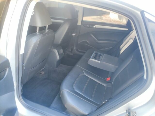 Серый Фольксваген Пассат, объемом двигателя 1.8 л и пробегом 250 тыс. км за 9500 $, фото 13 на Automoto.ua