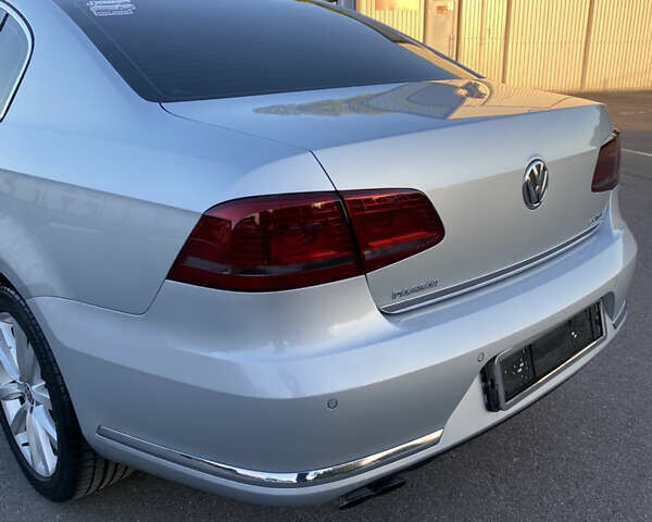 Серый Фольксваген Пассат, объемом двигателя 2 л и пробегом 180 тыс. км за 12500 $, фото 1 на Automoto.ua