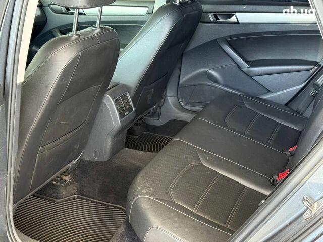 Серый Фольксваген Пассат, объемом двигателя 2.5 л и пробегом 217 тыс. км за 10640 $, фото 13 на Automoto.ua
