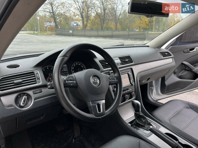 Серый Фольксваген Пассат, объемом двигателя 2.5 л и пробегом 230 тыс. км за 8700 $, фото 23 на Automoto.ua