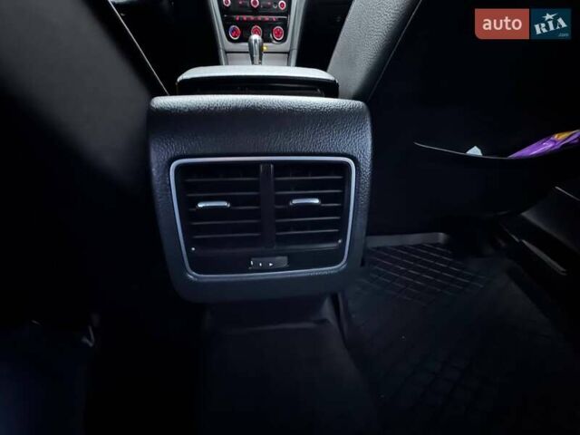 Серый Фольксваген Пассат, объемом двигателя 2.5 л и пробегом 236 тыс. км за 11800 $, фото 35 на Automoto.ua