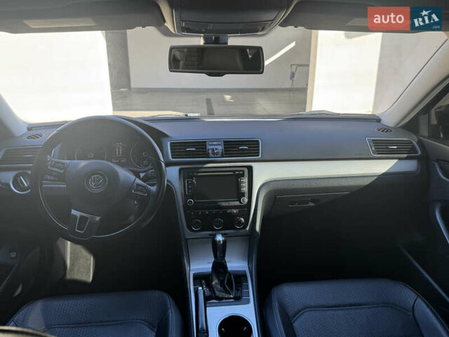 Фольксваген Пассат 2013 в Корсунь-Шевченковском на Automoto.ua Серый Фольксваген Пассат, объемом двигателя 2.5 л и пробегом 156 тыс. км за 10900 $, фото 16 на Automoto.ua