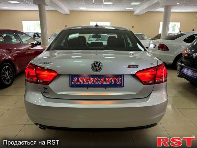 Серый Фольксваген Пассат, объемом двигателя 2.5 л и пробегом 139 тыс. км за 10800 $, фото 1 на Automoto.ua