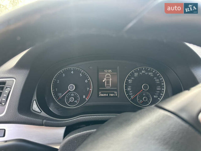 Серый Фольксваген Пассат, объемом двигателя 2.5 л и пробегом 226 тыс. км за 10500 $, фото 7 на Automoto.ua