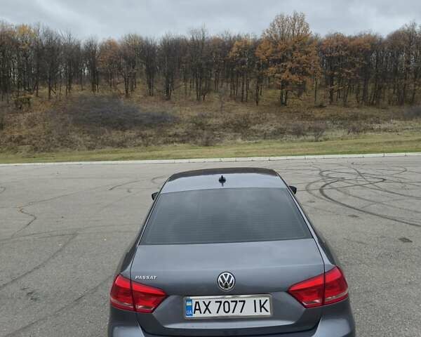 Серый Фольксваген Пассат, объемом двигателя 2.5 л и пробегом 120 тыс. км за 11000 $, фото 2 на Automoto.ua