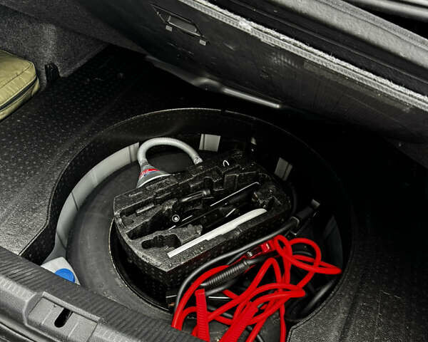 Серый Фольксваген Пассат, объемом двигателя 2.5 л и пробегом 171 тыс. км за 10800 $, фото 8 на Automoto.ua