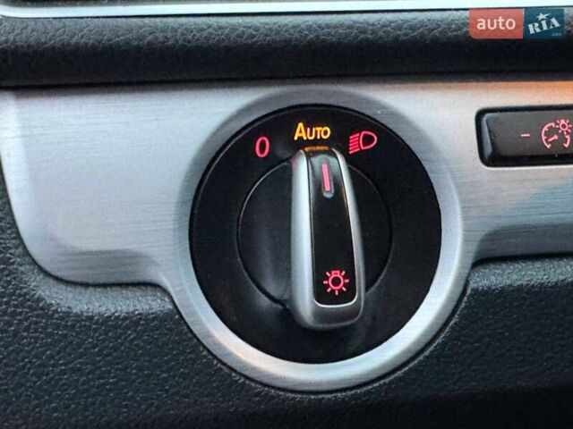 Серый Фольксваген Пассат, объемом двигателя 2.5 л и пробегом 236 тыс. км за 11800 $, фото 25 на Automoto.ua