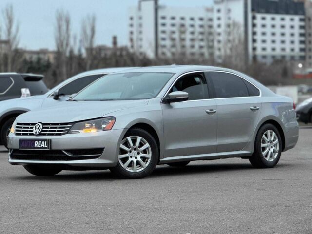 Сірий Фольксваген Пассат, об'ємом двигуна 2.5 л та пробігом 236 тис. км за 11800 $, фото 1 на Automoto.ua