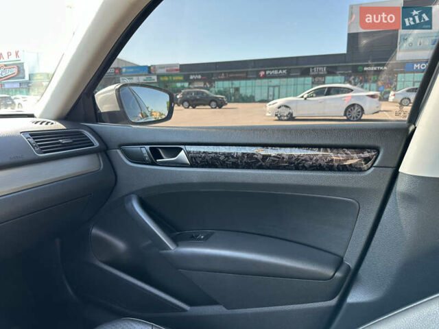 Серый Фольксваген Пассат, объемом двигателя 2 л и пробегом 160 тыс. км за 13700 $, фото 28 на Automoto.ua