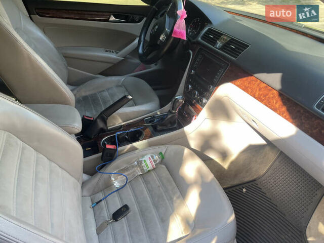 Фольксваген Пассат 2013 в Львове на Automoto.ua Серый Фольксваген Пассат, объемом двигателя 2 л и пробегом 175 тыс. км за 11900 $, фото 8 на Automoto.ua