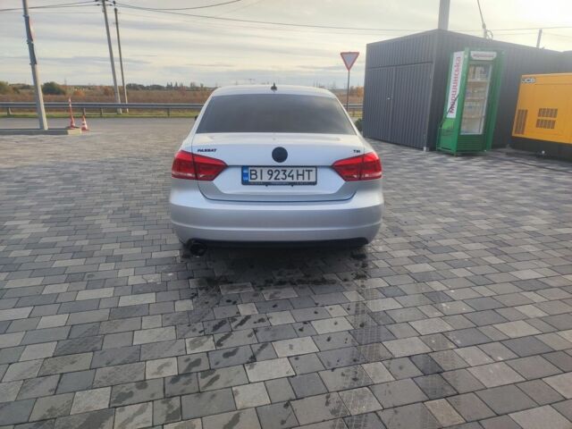 Серый Фольксваген Пассат, объемом двигателя 1.8 л и пробегом 250 тыс. км за 9500 $, фото 3 на Automoto.ua