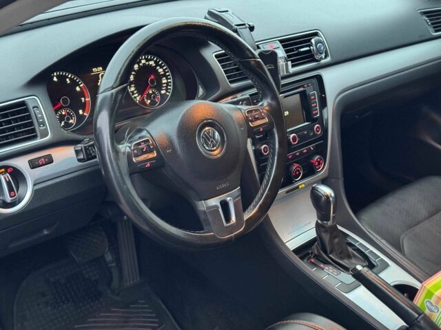 Сірий Фольксваген Пассат, об'ємом двигуна 2.5 л та пробігом 236 тис. км за 11800 $, фото 13 на Automoto.ua