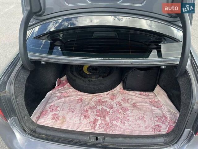 Серый Фольксваген Пассат, объемом двигателя 2.48 л и пробегом 165 тыс. км за 10700 $, фото 13 на Automoto.ua