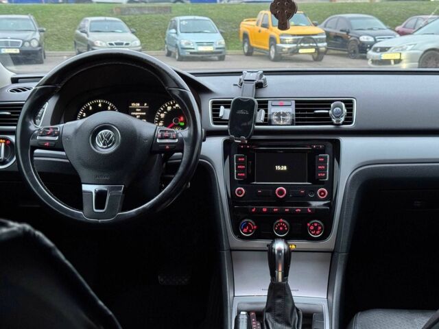 Сірий Фольксваген Пассат, об'ємом двигуна 2.5 л та пробігом 236 тис. км за 11800 $, фото 15 на Automoto.ua