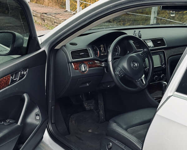 Фольксваген Пассат 2013 у Прилуках на Automoto.ua Сірий Фольксваген Пассат, об'ємом двигуна 2 л та пробігом 178 тис. км за 12500 $, фото 29 на Automoto.ua