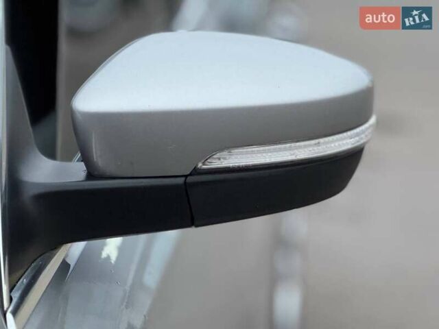 Серый Фольксваген Пассат, объемом двигателя 2.5 л и пробегом 236 тыс. км за 11800 $, фото 9 на Automoto.ua