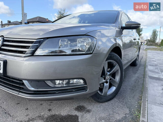 Серый Фольксваген Пассат, объемом двигателя 1.97 л и пробегом 247 тыс. км за 11500 $, фото 10 на Automoto.ua