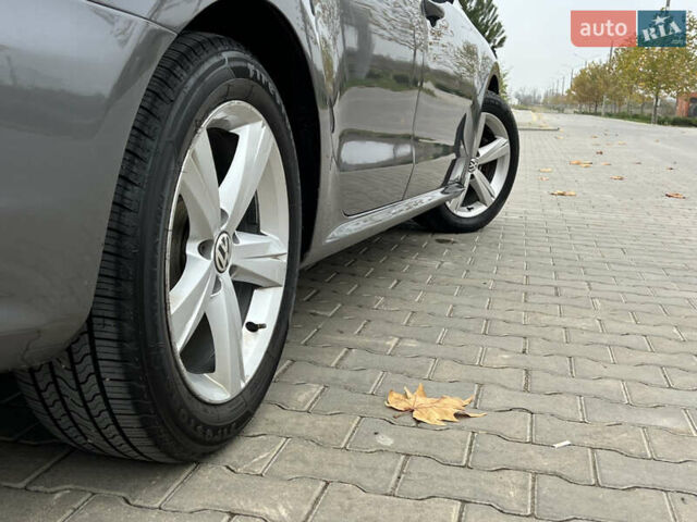 Сірий Фольксваген Пассат, об'ємом двигуна 2.5 л та пробігом 210 тис. км за 9700 $, фото 14 на Automoto.ua