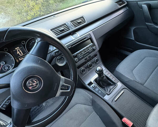 Фольксваген Пассат 2013 в Каменце-Подольском на Automoto.ua Серый Фольксваген Пассат, объемом двигателя 1.6 л и пробегом 270 тыс. км за 10500 $, фото 17 на Automoto.ua