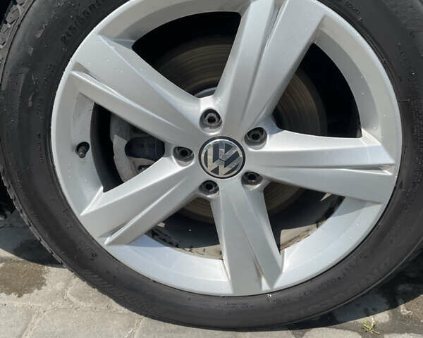 Сірий Фольксваген Пассат, об'ємом двигуна 2.5 л та пробігом 221 тис. км за 11300 $, фото 13 на Automoto.ua