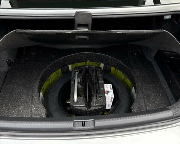 Сірий Фольксваген Пассат, об'ємом двигуна 2 л та пробігом 203 тис. км за 12500 $, фото 10 на Automoto.ua