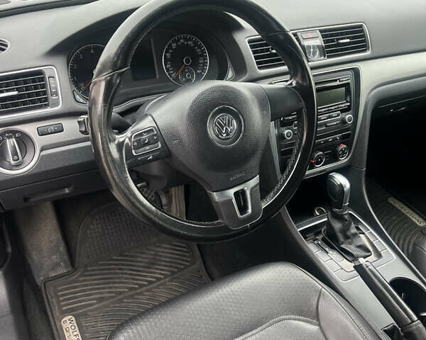 Сірий Фольксваген Пассат, об'ємом двигуна 1.8 л та пробігом 163 тис. км за 9499 $, фото 10 на Automoto.ua