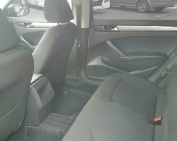 Серый Фольксваген Пассат, объемом двигателя 2.5 л и пробегом 233 тыс. км за 10000 $, фото 7 на Automoto.ua