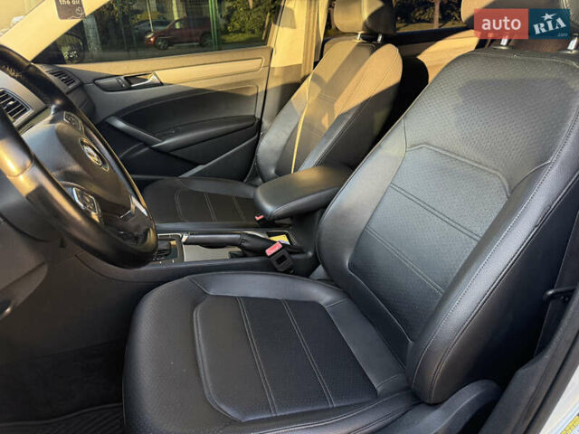 Сірий Фольксваген Пассат, об'ємом двигуна 2.5 л та пробігом 132 тис. км за 8200 $, фото 20 на Automoto.ua