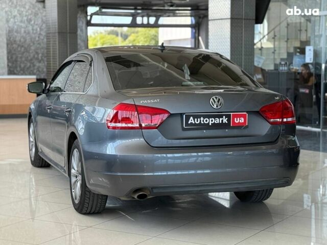 Серый Фольксваген Пассат, объемом двигателя 2.5 л и пробегом 217 тыс. км за 10640 $, фото 4 на Automoto.ua