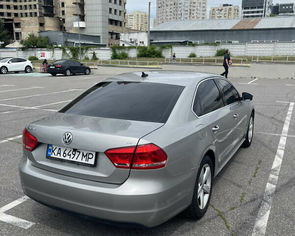 Сірий Фольксваген Пассат, об'ємом двигуна 2.5 л та пробігом 196 тис. км за 10500 $, фото 13 на Automoto.ua