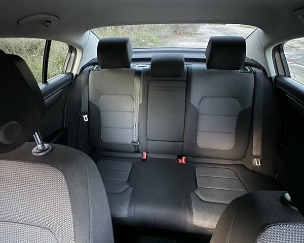 Фольксваген Пассат 2013 в Каменце-Подольском на Automoto.ua Серый Фольксваген Пассат, объемом двигателя 1.6 л и пробегом 270 тыс. км за 10500 $, фото 16 на Automoto.ua