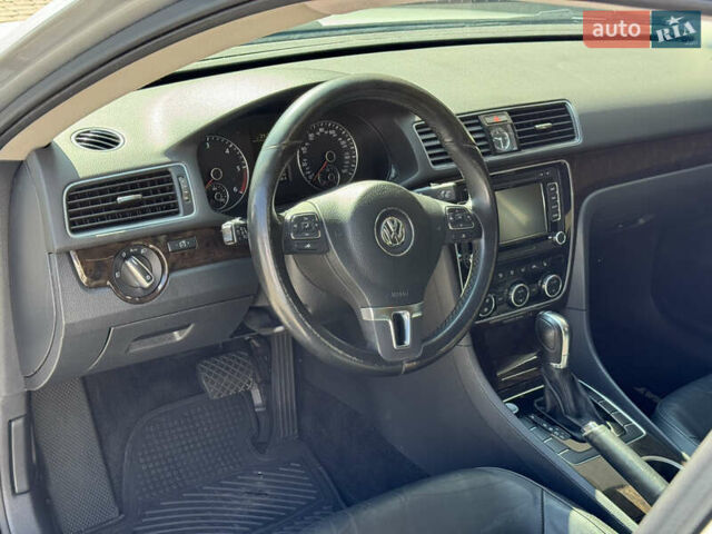 Сірий Фольксваген Пассат, об'ємом двигуна 2 л та пробігом 268 тис. км за 11500 $, фото 15 на Automoto.ua
