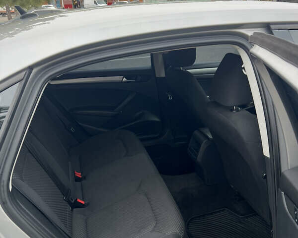 Серый Фольксваген Пассат, объемом двигателя 2.48 л и пробегом 177 тыс. км за 11400 $, фото 11 на Automoto.ua