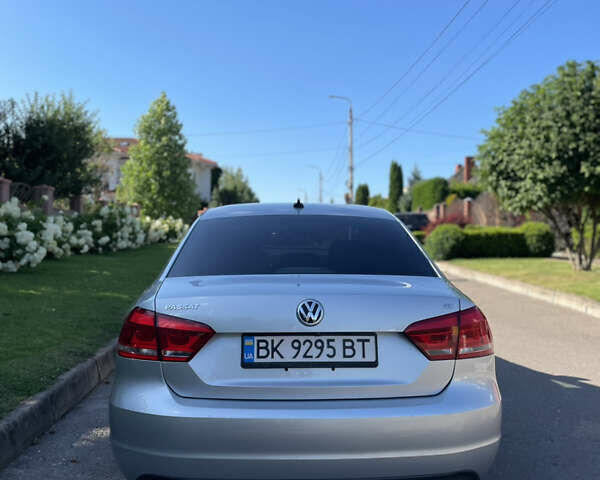 Серый Фольксваген Пассат, объемом двигателя 2.5 л и пробегом 179 тыс. км за 11300 $, фото 4 на Automoto.ua