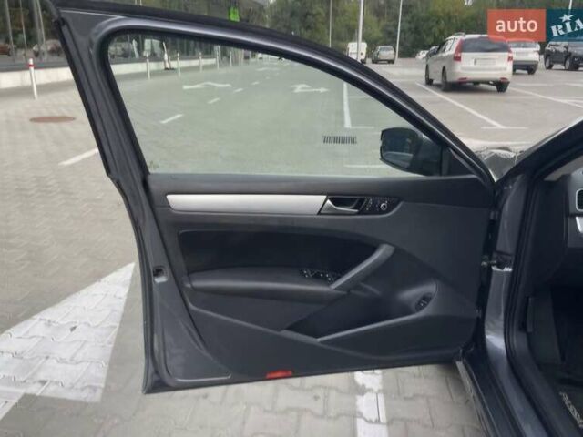 Сірий Фольксваген Пассат, об'ємом двигуна 2.48 л та пробігом 123 тис. км за 11300 $, фото 13 на Automoto.ua