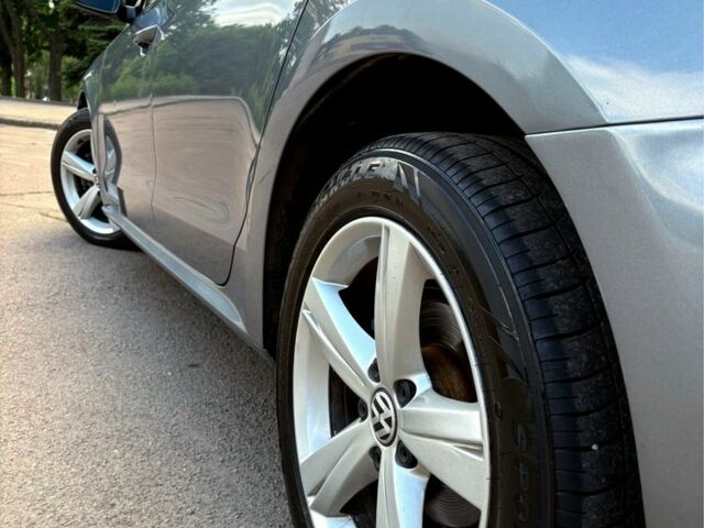 Сірий Фольксваген Пассат, об'ємом двигуна 2.5 л та пробігом 155 тис. км за 9400 $, фото 4 на Automoto.ua