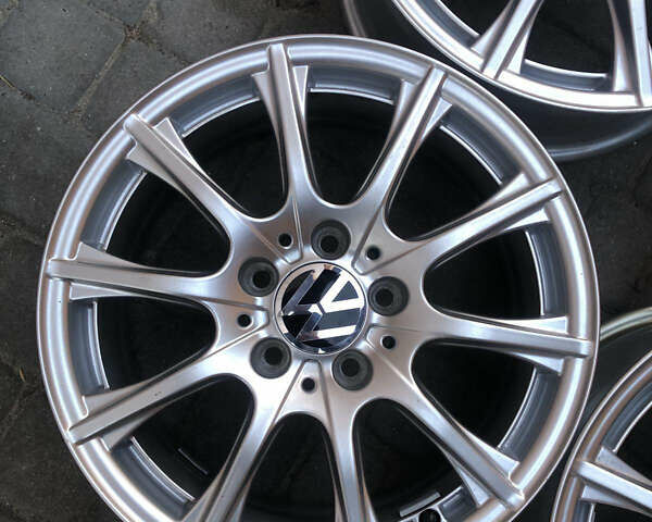 Серый Фольксваген Пассат, объемом двигателя 2.48 л и пробегом 177 тыс. км за 11400 $, фото 15 на Automoto.ua