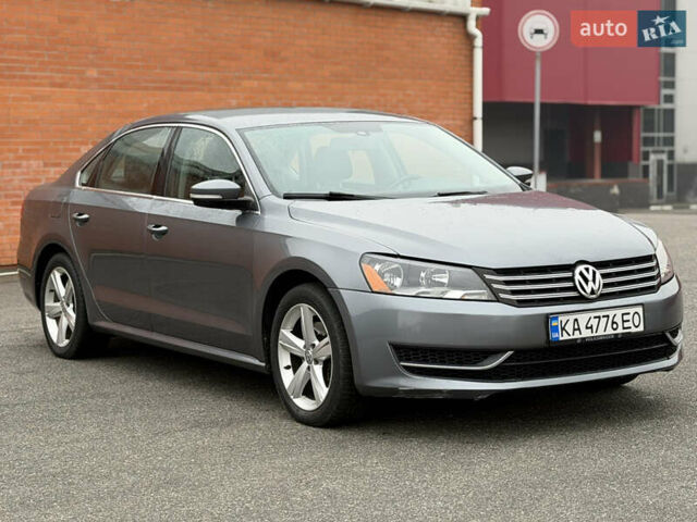 Серый Фольксваген Пассат, объемом двигателя 1.8 л и пробегом 210 тыс. км за 8300 $, фото 2 на Automoto.ua