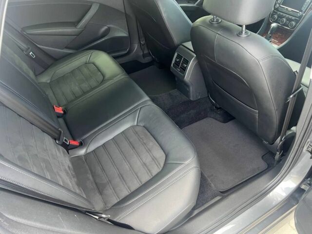 Серый Фольксваген Пассат, объемом двигателя 2 л и пробегом 150 тыс. км за 13000 $, фото 6 на Automoto.ua