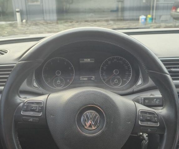 Сірий Фольксваген Пассат, об'ємом двигуна 2.5 л та пробігом 213 тис. км за 10000 $, фото 3 на Automoto.ua