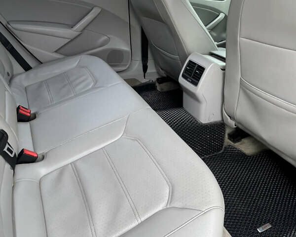 Сірий Фольксваген Пассат, об'ємом двигуна 2 л та пробігом 240 тис. км за 10000 $, фото 16 на Automoto.ua