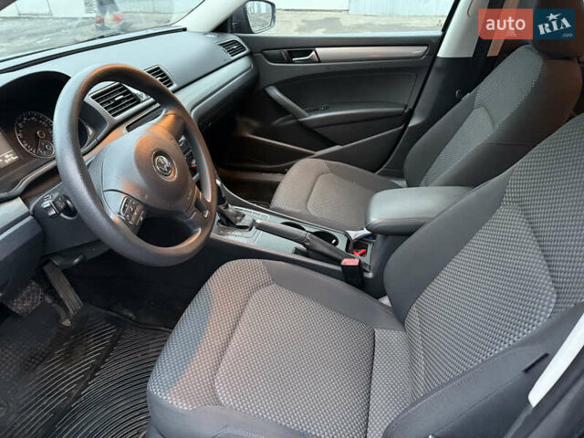 Серый Фольксваген Пассат, объемом двигателя 2.48 л и пробегом 250 тыс. км за 9499 $, фото 6 на Automoto.ua