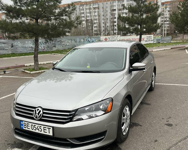 Серый Фольксваген Пассат, объемом двигателя 2.48 л и пробегом 177 тыс. км за 11400 $, фото 1 на Automoto.ua