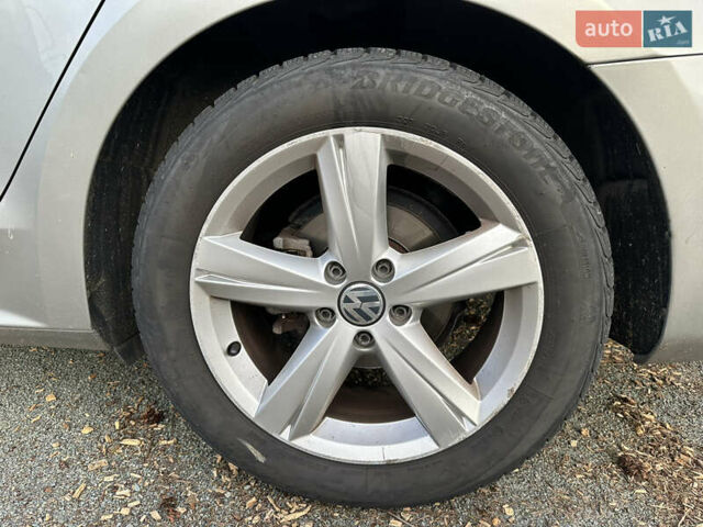 Серый Фольксваген Пассат, объемом двигателя 2.5 л и пробегом 226 тыс. км за 10500 $, фото 37 на Automoto.ua