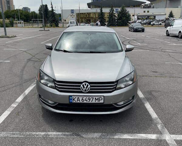 Сірий Фольксваген Пассат, об'ємом двигуна 2.5 л та пробігом 196 тис. км за 10500 $, фото 2 на Automoto.ua