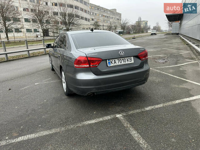 Сірий Фольксваген Пассат, об'ємом двигуна 2.5 л та пробігом 221 тис. км за 9800 $, фото 4 на Automoto.ua