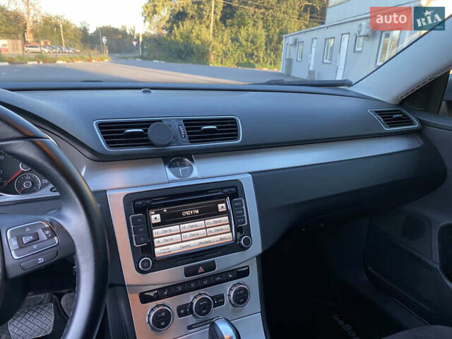 Серый Фольксваген Пассат, объемом двигателя 2 л и пробегом 180 тыс. км за 12500 $, фото 38 на Automoto.ua