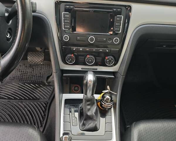 Серый Фольксваген Пассат, объемом двигателя 1.97 л и пробегом 206 тыс. км за 10700 $, фото 15 на Automoto.ua