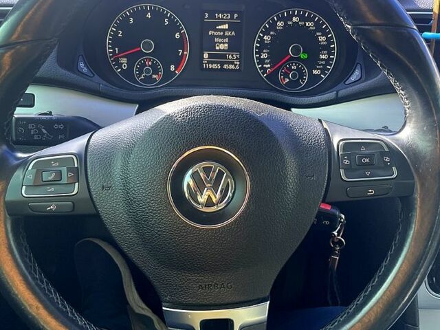 Серый Фольксваген Пассат, объемом двигателя 2.5 л и пробегом 119 тыс. км за 12200 $, фото 2 на Automoto.ua